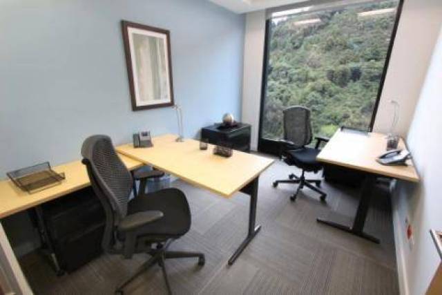 Tu oficina privada te espera ahora mismo en Capital Tower. Tower 1, Bogota Para cinco o seis personas