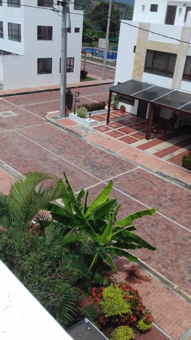 vendo casa de verano en condominio isabella  en anapoima