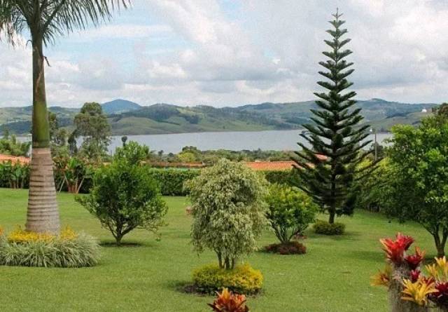 ALQUILER DE FINCA EN EL LAGO CALIMA