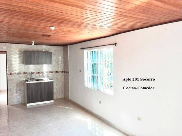 Casa de 2 pisos Bi familiar con Servicios separados en El Socorro