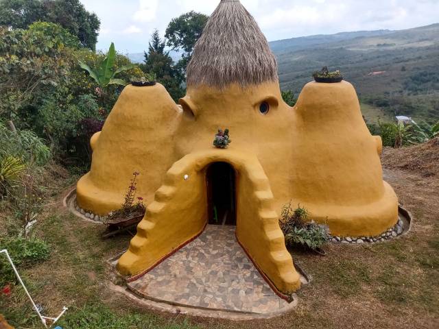 Casa de campo Ecológica, DOMO EN SUPERADOBE. Parcela ubicada a 15 minutos de Pescaderito con agua Propia.