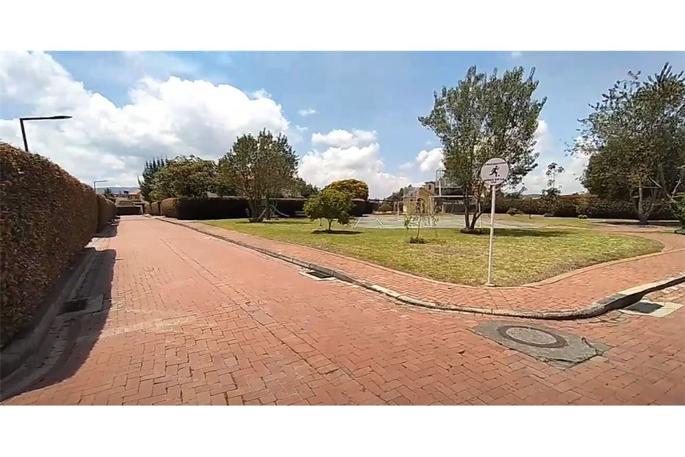 Venta Lote Esq.Conjunto 855 m2 Vista Panoramica