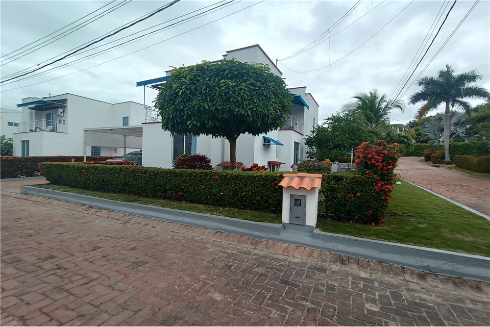 ESPECTACULAR CASA EN CONJUNTO VILLA MARÍA GIRARDOT