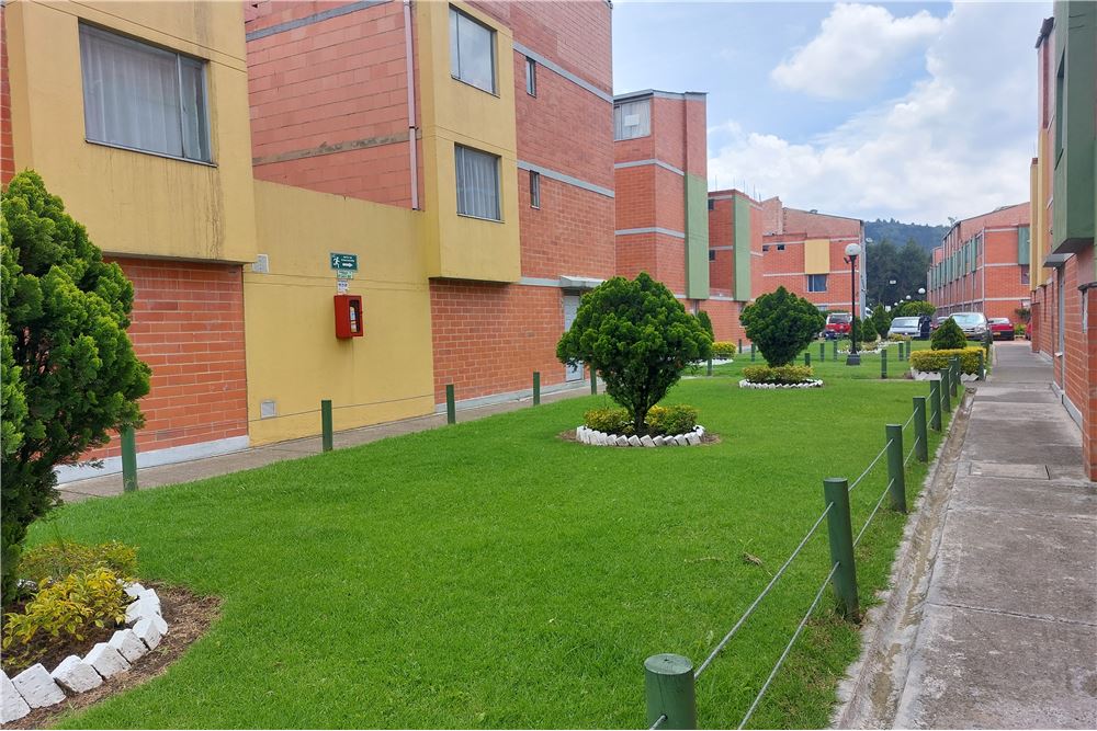 VENDO CASA EN PINAR DE SUBA - 65 MTS2