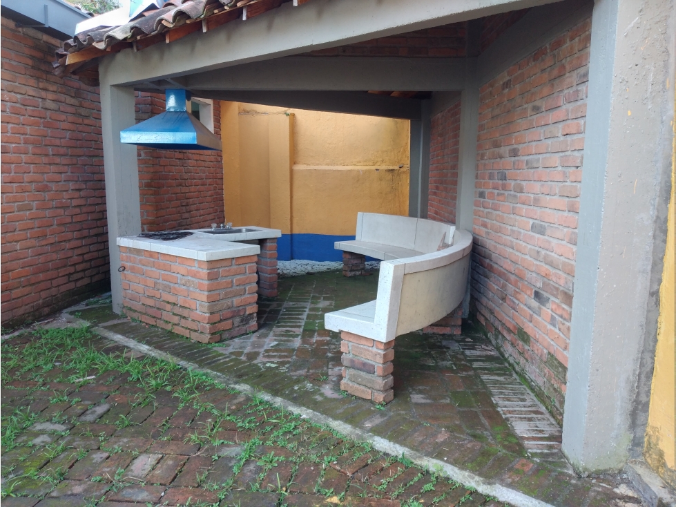 SE VENDE HERMOSA CASA CAMPESTRE AV CIRCUNVALAR PEREIRA