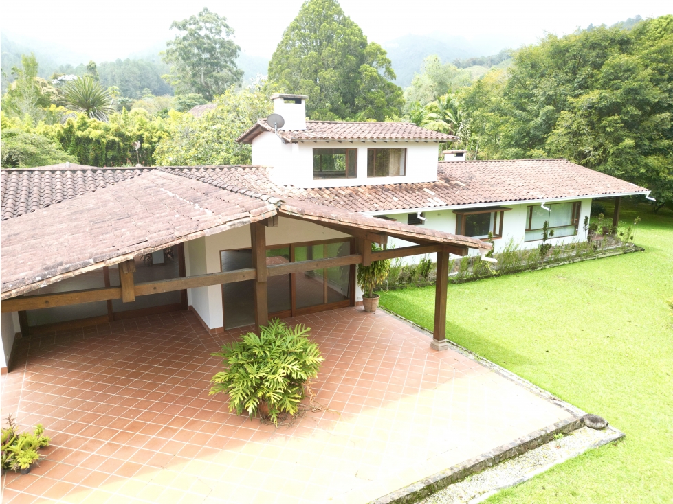 ESPECTACULAR CASA FINCA EN PARCELACION EN FIZEBAD - EL RETIRO