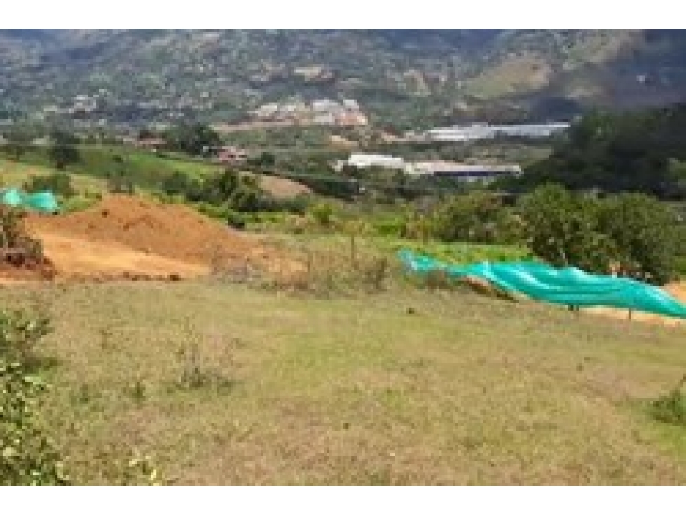 VENTA DE LOTE EN GIRARDOTA