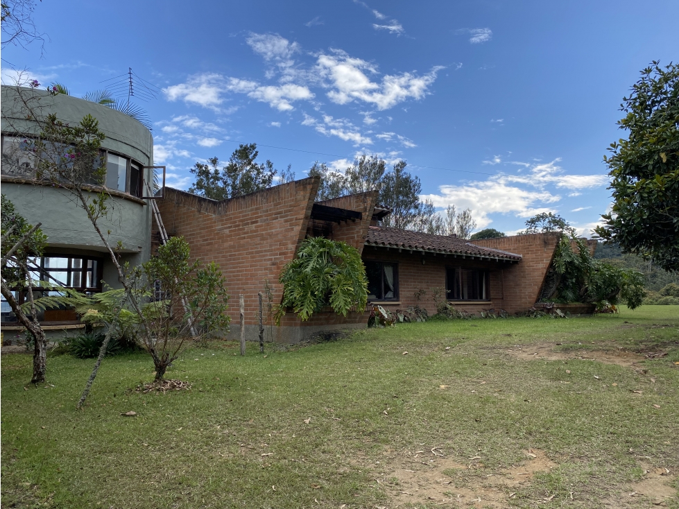 Exquisita casa finca para arrendar amoblada (o no) en el tablazo