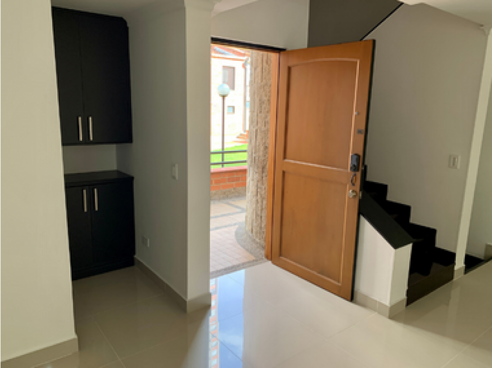 CASA PARA ARRIENDO EN EL TESORO MEDELLÍN