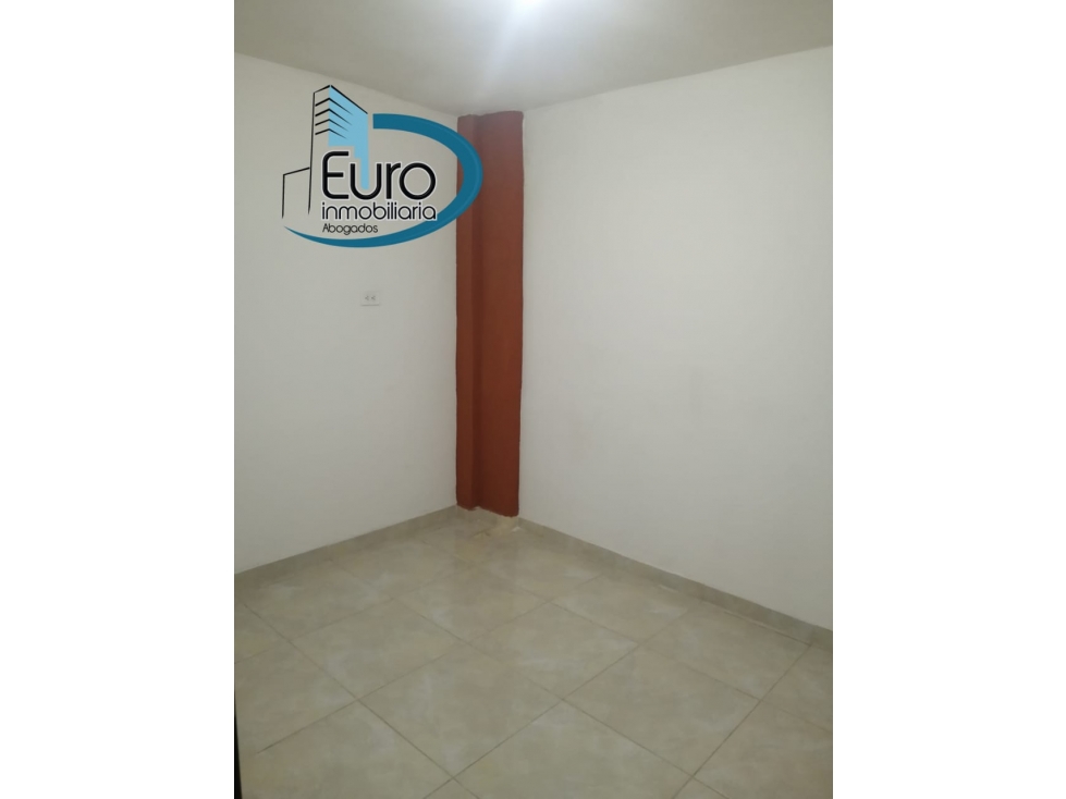 (438) SE VENDE CASA PRIMER PISO MARINILLA