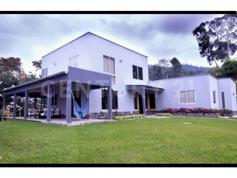 Recreation farm for sale in Guarne, Gated, 40 min from Medellin