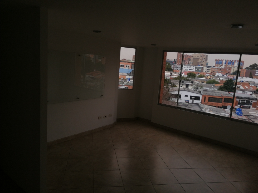 Vendo-Alquilo-permuto linda oficina Pasadena, Bogotá D.C.