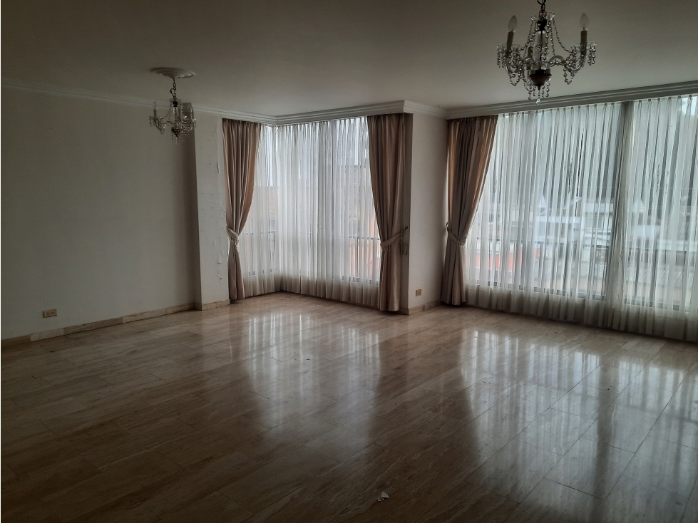 APARTAMENTO EN EXCLUSIVO SECTOR DE LA CASTELLANA ARMENIA