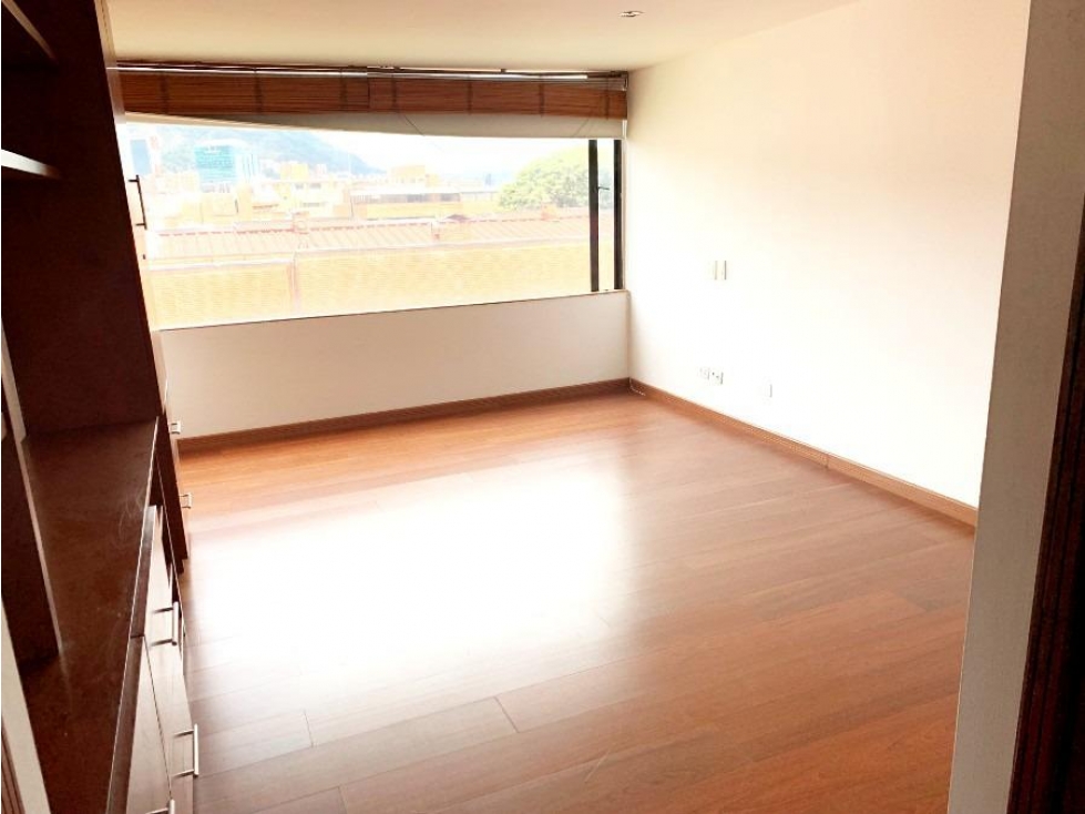 Bogota vendo apartamento pent housse en multicentro area 200 mts