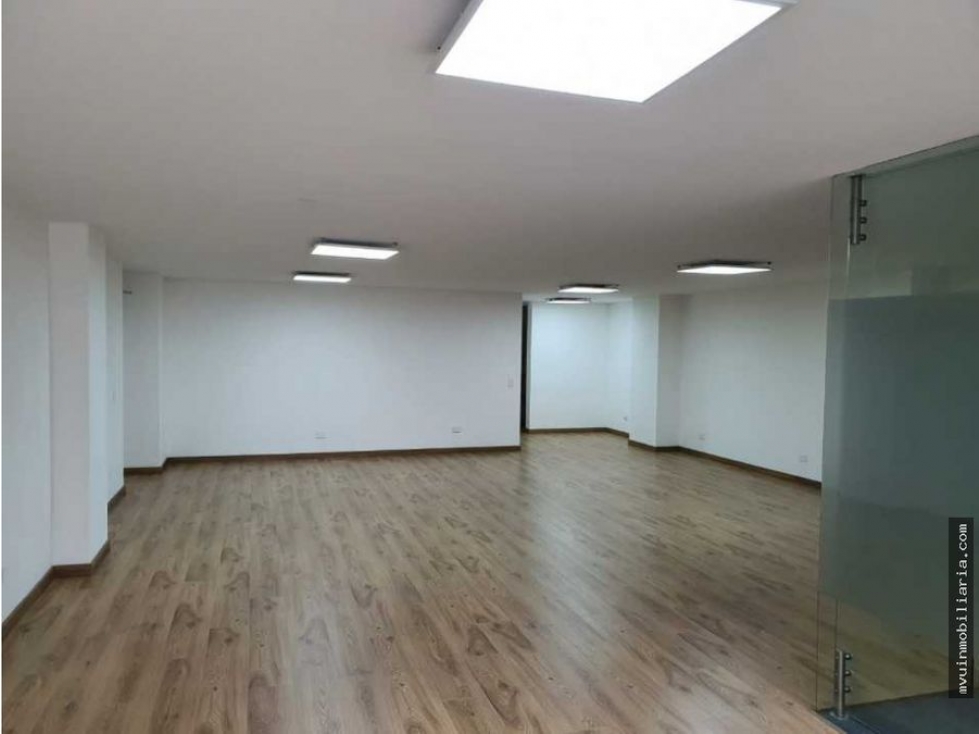 Bogota arriendo oficina en el retiro area 84 mts