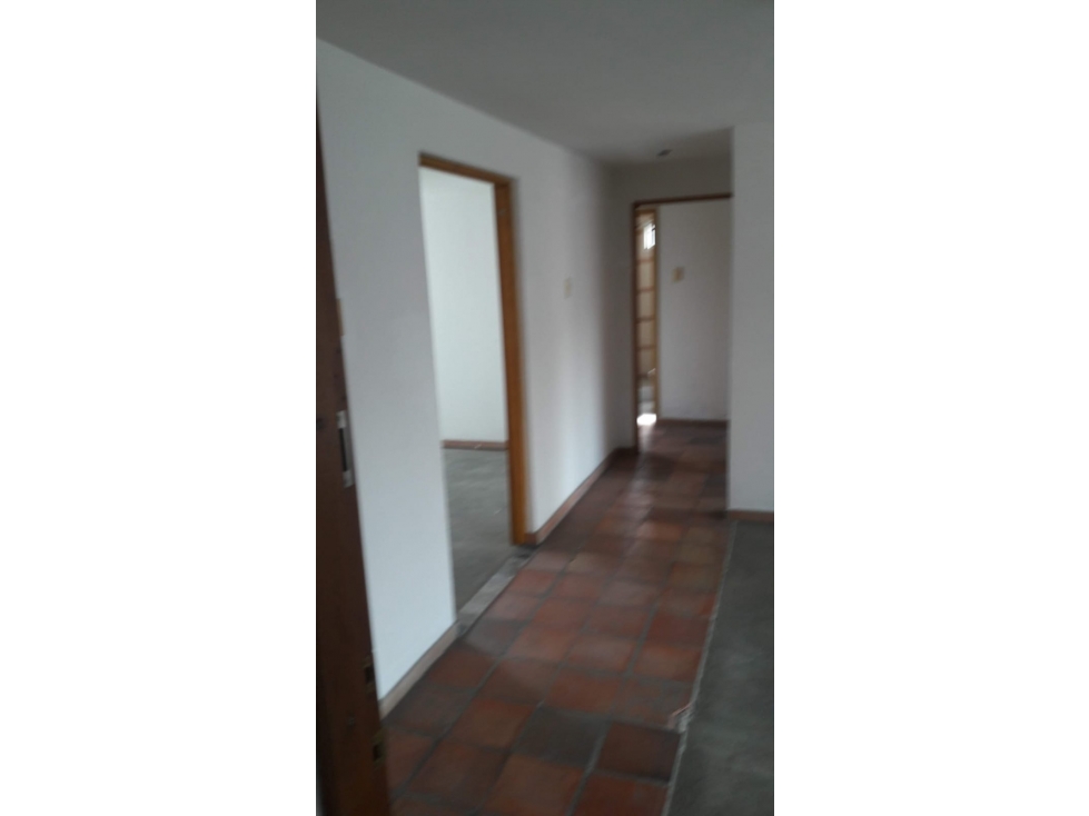 VENTA EDIFICIO EN ZONA G, 1000 MTS 6 PISOS EXCELENTE UBICACION  YG/MD