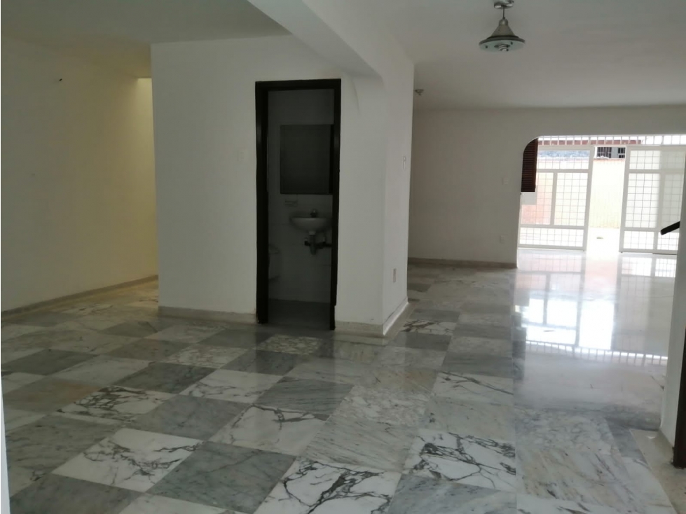 ARRIENDO CASA EN BARRIO SOTOMAYOR