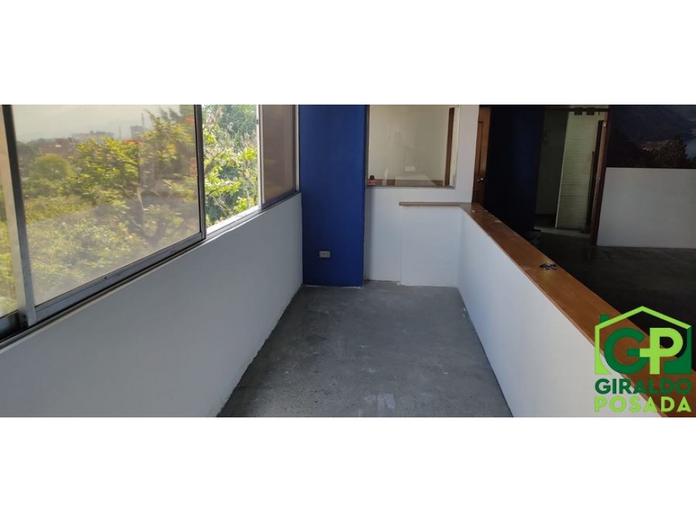 ARRIENDO  BODEGA  EN ENVIGADO - LUMINARES