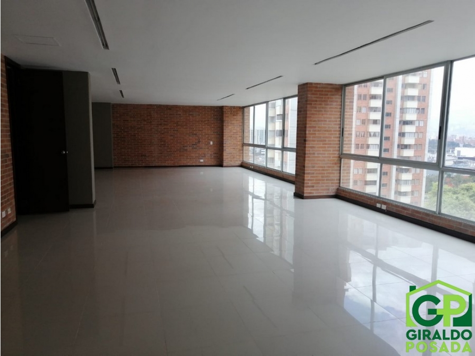 ARRIENDO OFICINA   EN EL POBLADO -SAN JULIAN