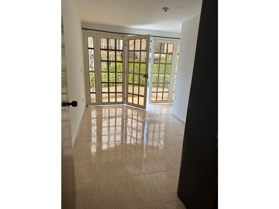 Alquilo apartamento en Calicanto 72Mt2, Sur de Cali A.73.