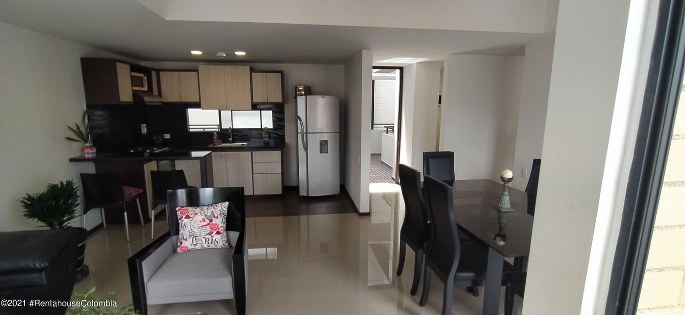 Apartamento en  Las Lomitas FRN:22-768