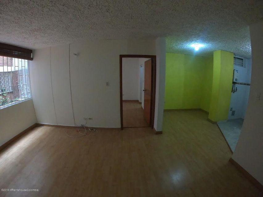 Apartamento en  7 de Agosto(Bogota) CO: 22-920