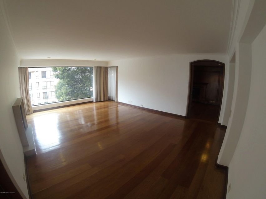 Vendo Apartamento en  Los Rosales C.O  22-1221