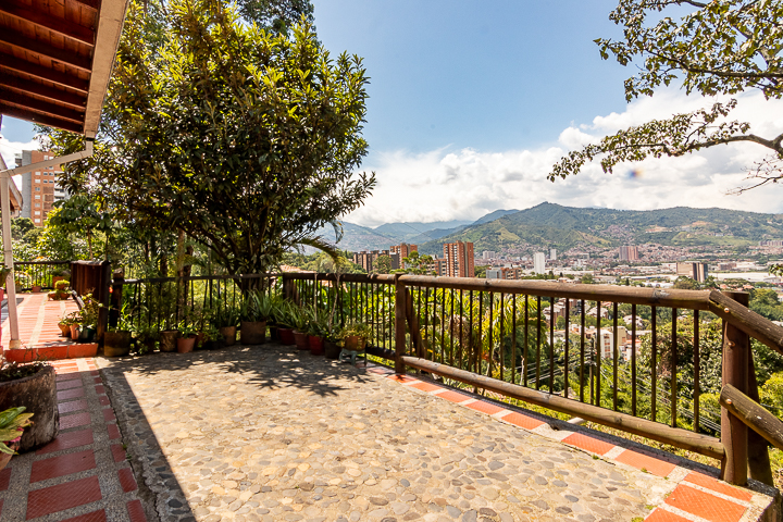 Venta de Casa en la Loma del Barro - Envigado