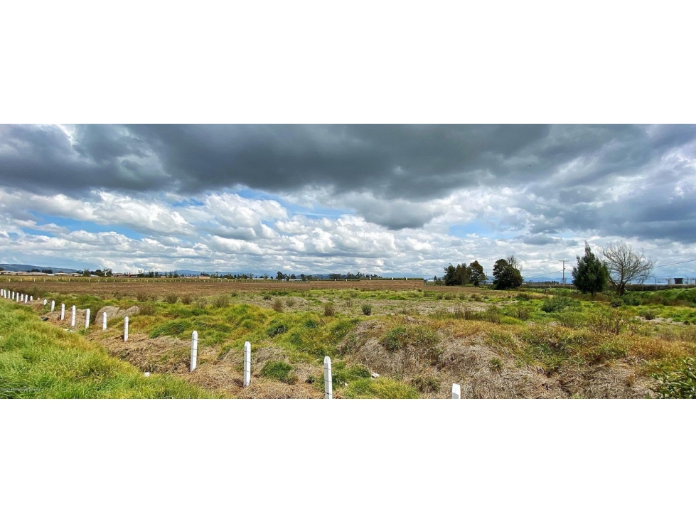 Vendo Lote en  San Pedro Madrid(Madrid) C.C 22-211