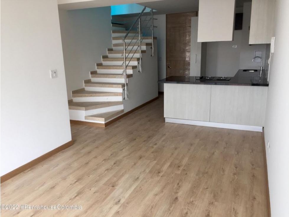 Vendo Apartamento en  Nueva Autopista C.C 22-1805