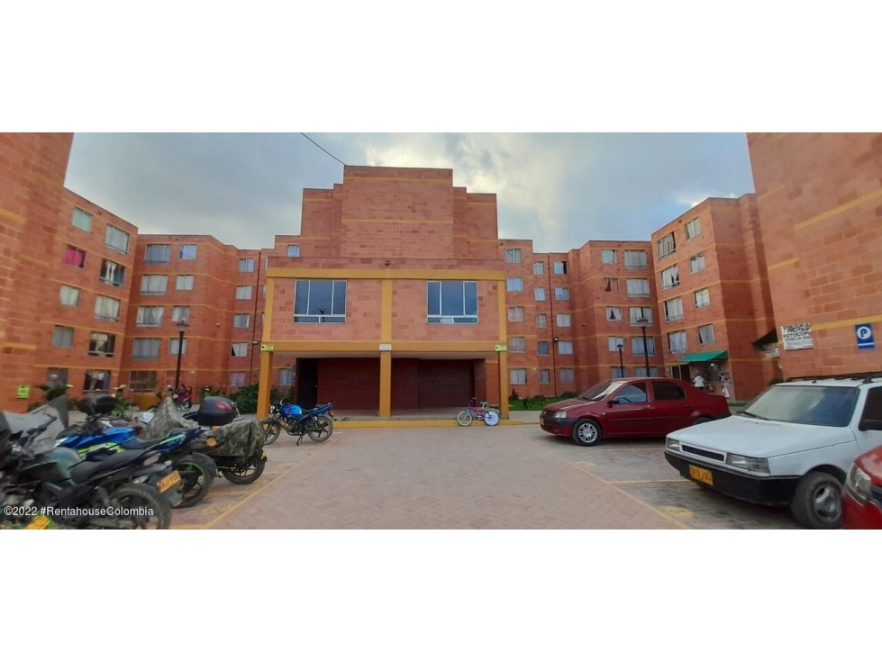 Apartamento en  Villas del Progreso RAH CO: 23-344