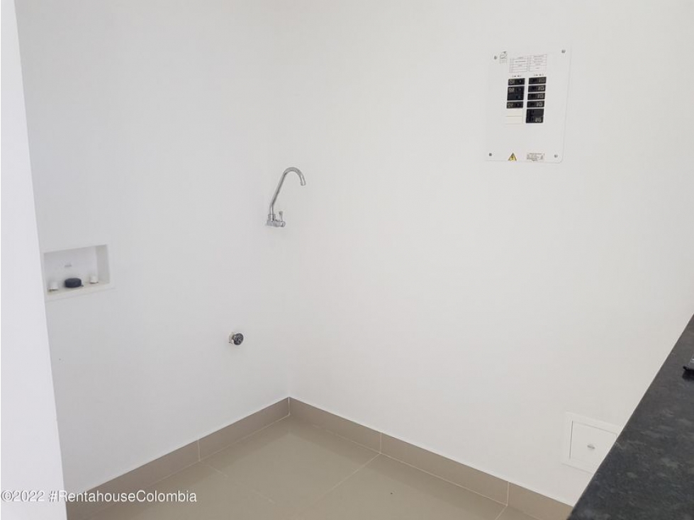 Vendo Apartamento en  La Esperanza(Nilo) M.C22-2590