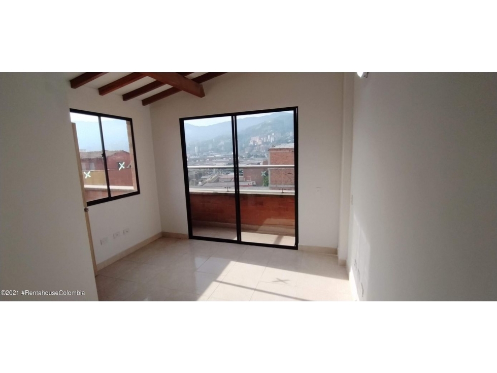 Vendo Apartamento en  Asturias(Itagui) C.C 22-841