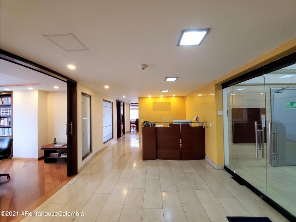 Vendo Comercial en  Samper(Bogota) C.C 22-1032