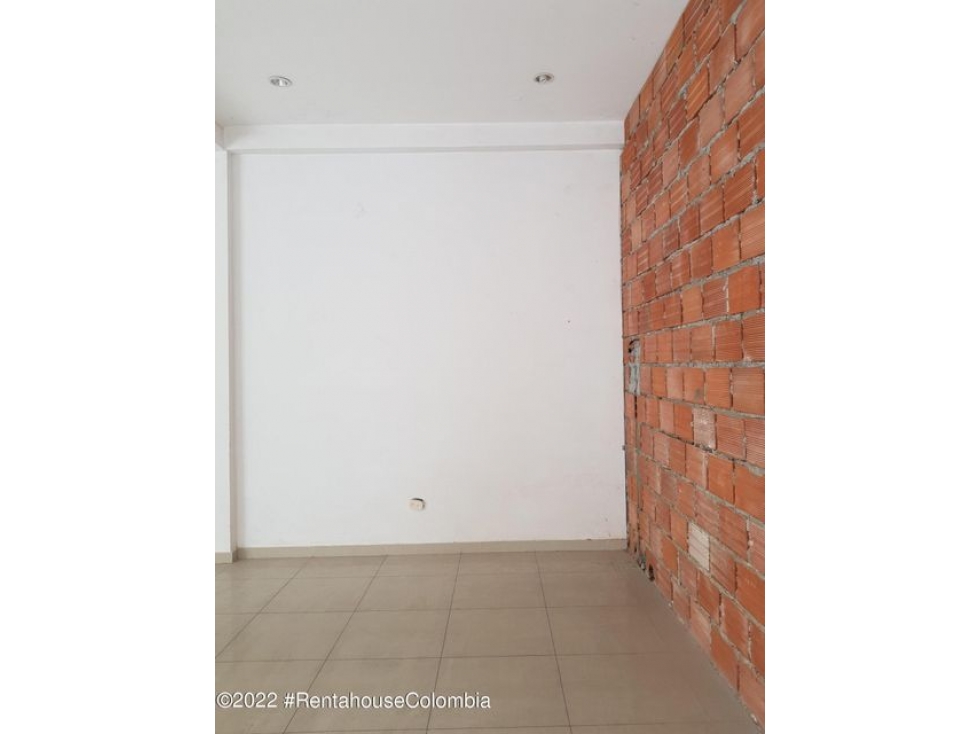 Comercial en  Santa Lucia(Neiva) RAH CO: 22-2485