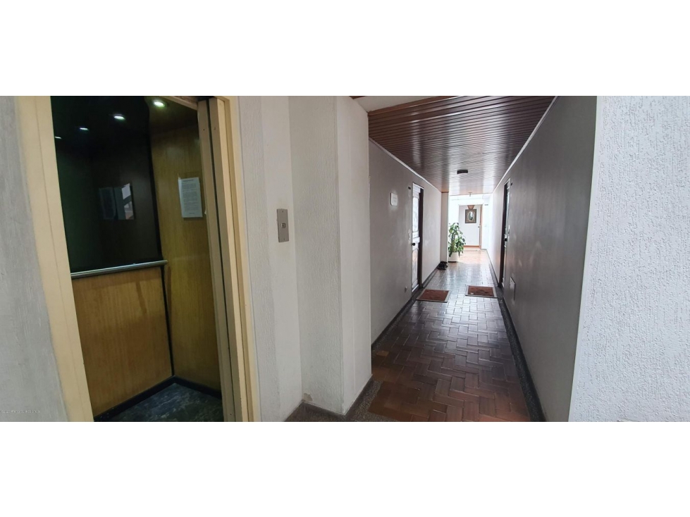 Apartamento en  Pontevedra(Bogota) RAH CO: 23-33