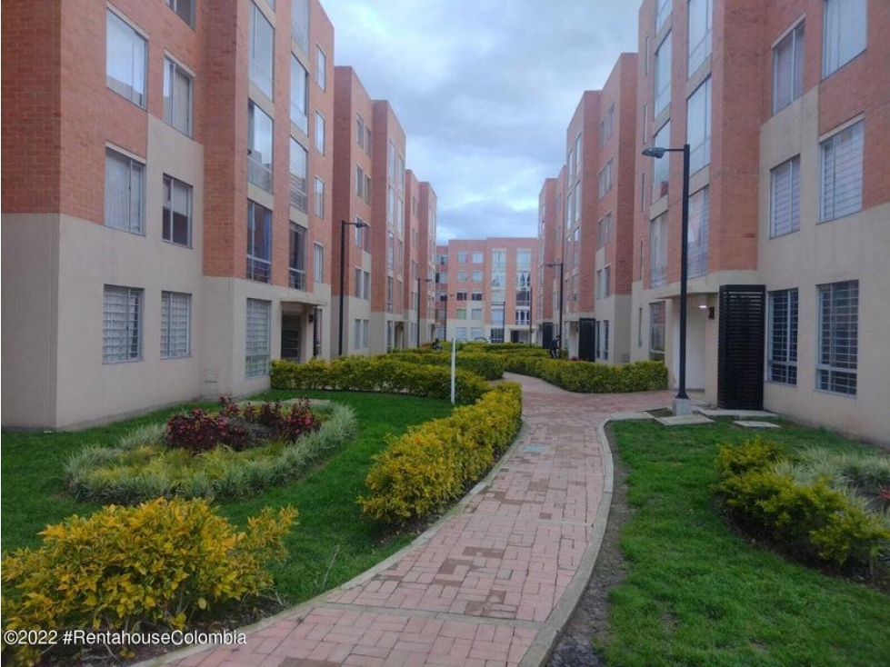 Apartamento en  La Paz(Zipaquira) RAH CO: 23-316