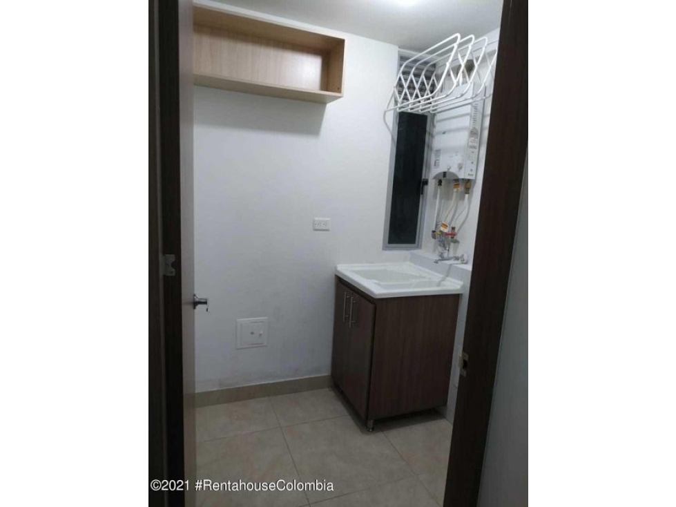 Apartamento en  Hacienda Alcala RAH CO: 23-447