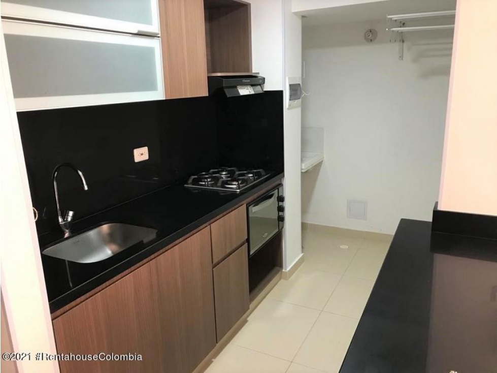 Apartamento en  Castilla(Bogota) RAH CO: 23-443