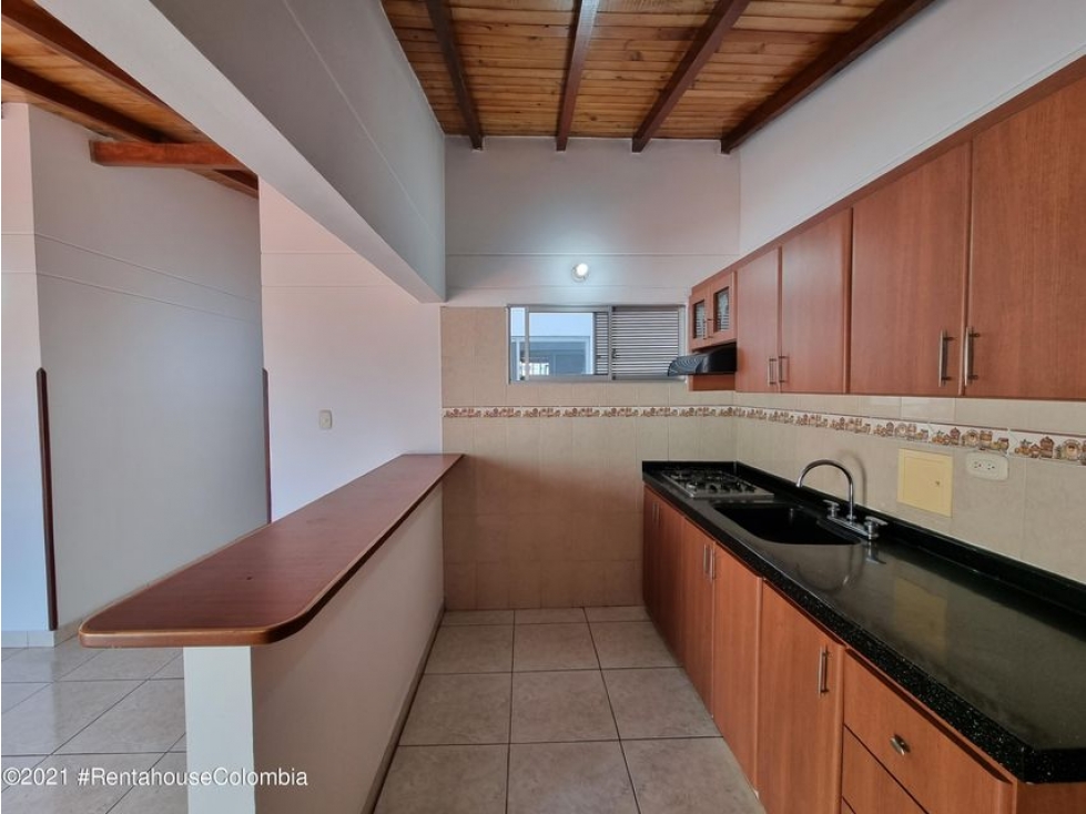 Apartamento en  Universidad RAH CO: 23-676