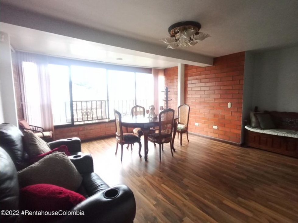 Apartamento en  Belen Rosales RAH CO: 23-639