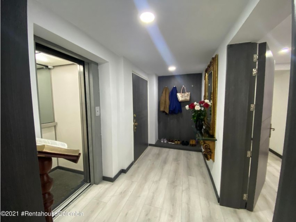 Apartamento en  Santa Paula(Bogota) RAH CO: 23-858