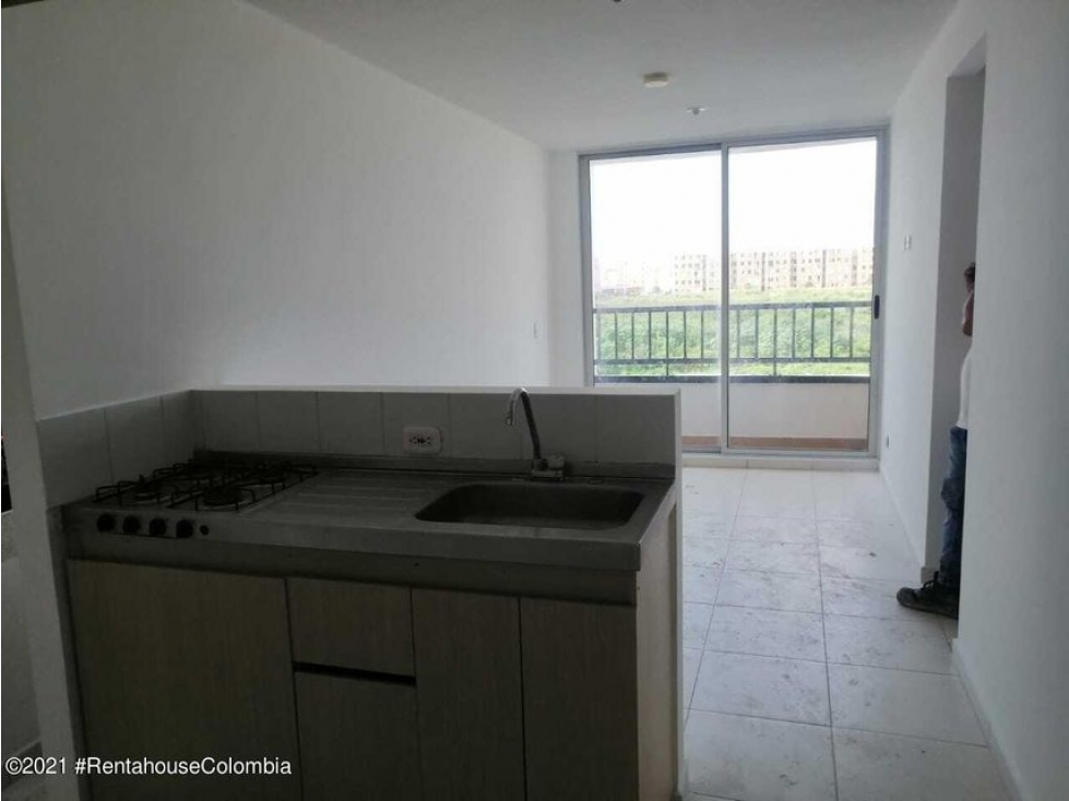 Apartamento en  Soledad RAH CO: 23-1118