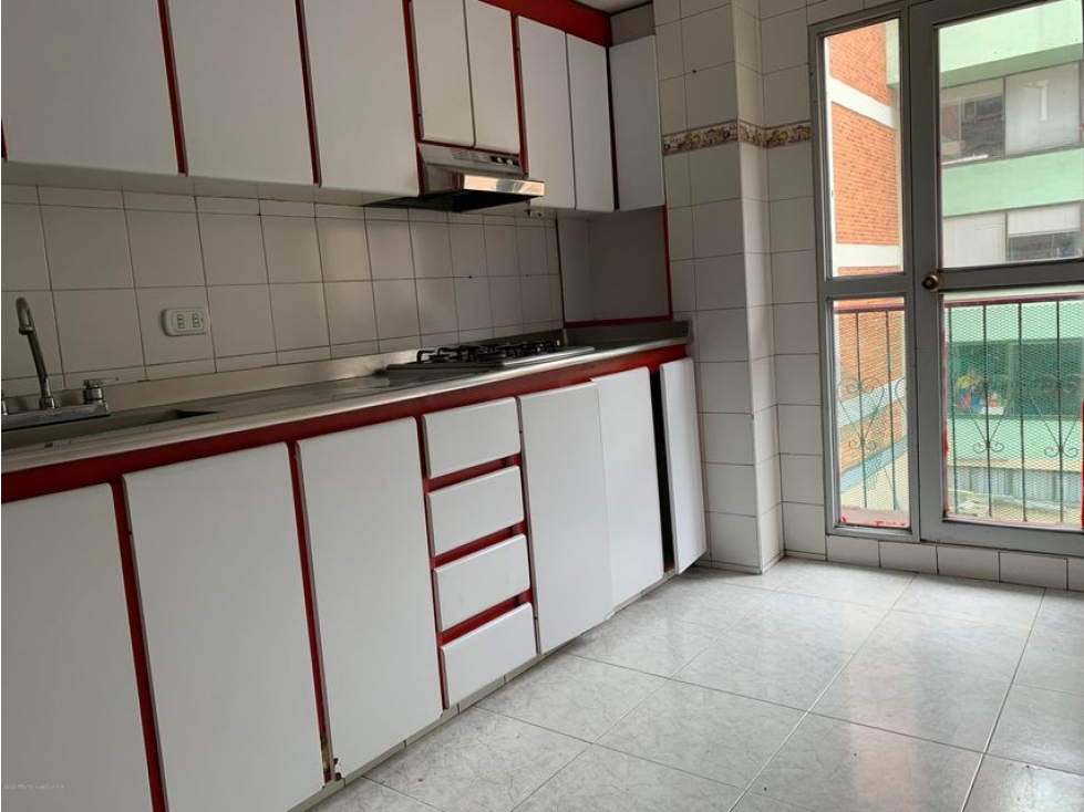 Apartamento en  Galerias(Bogota) RAH CO: 22-1088