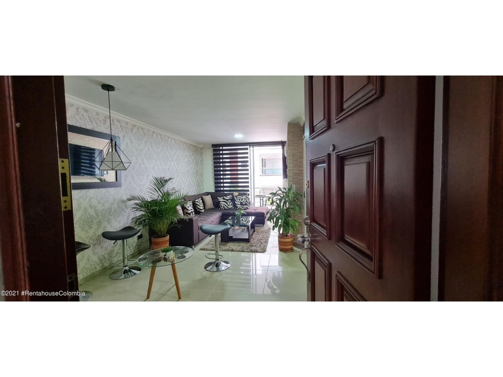 Vendo Apartamento en  Pilarica IIS.G. 23-1509