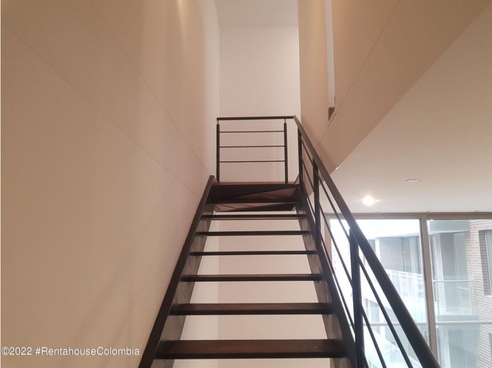 Apartamento en  La Esperanza Norte RAH CO: 22-2417