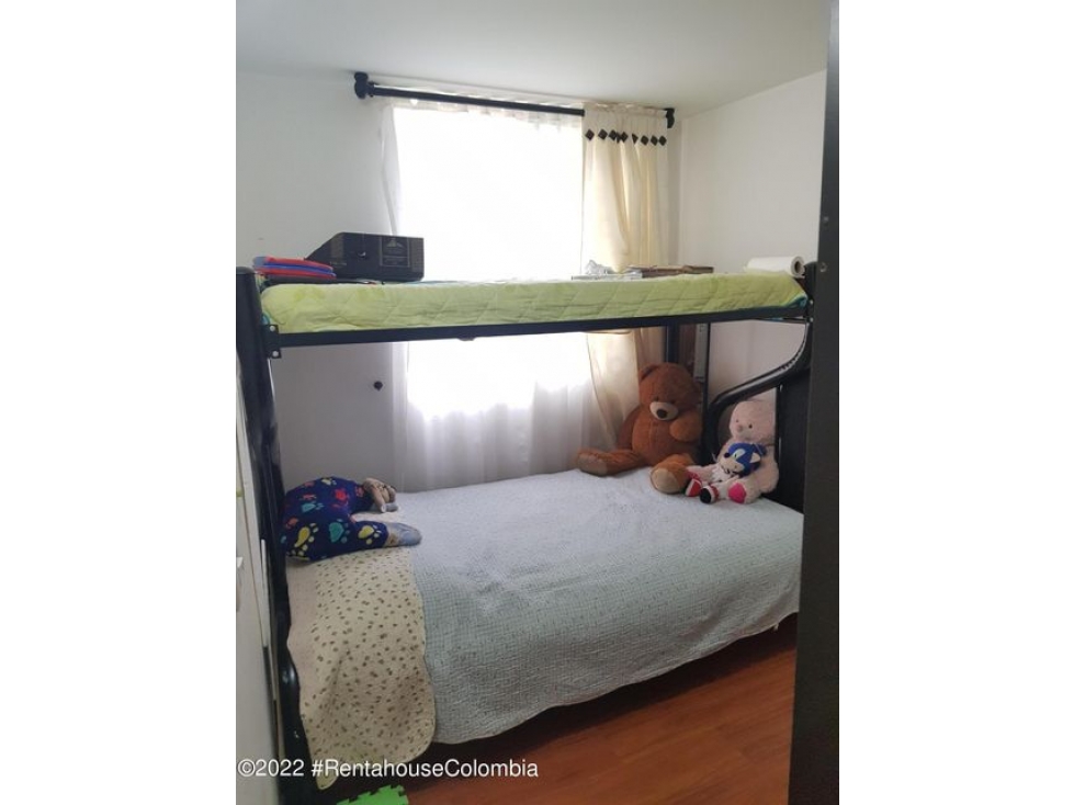 Apartamento en  Los Alpes(Bogota) RAH CO: 22-2430