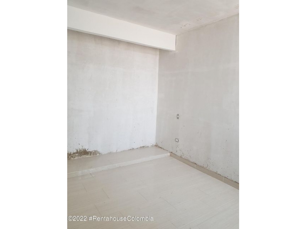 Apartamento en  Villa Nueva RAH CO: 22-2463