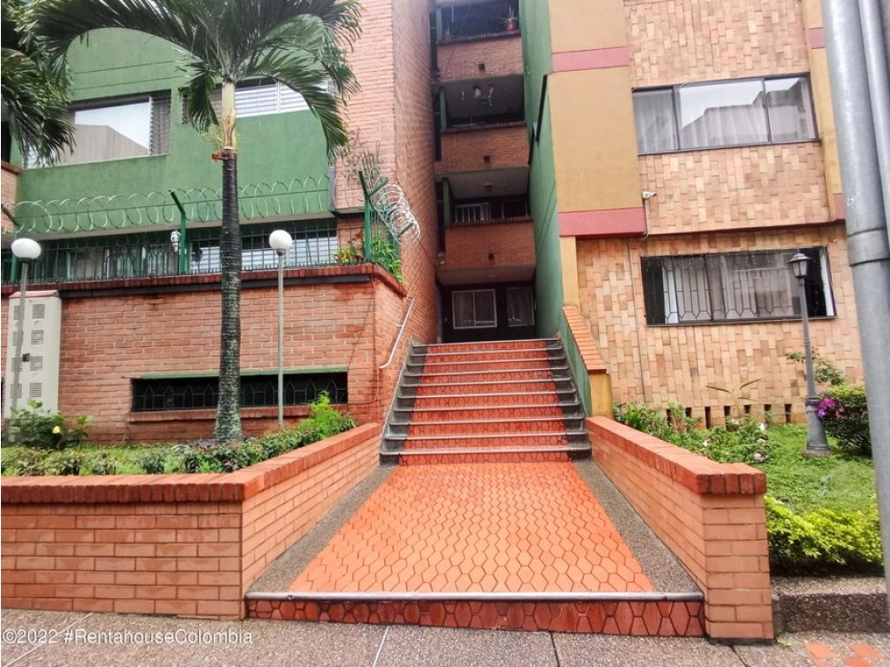Apartamento en  Laureles(Medellin) RAH CO: 23-709