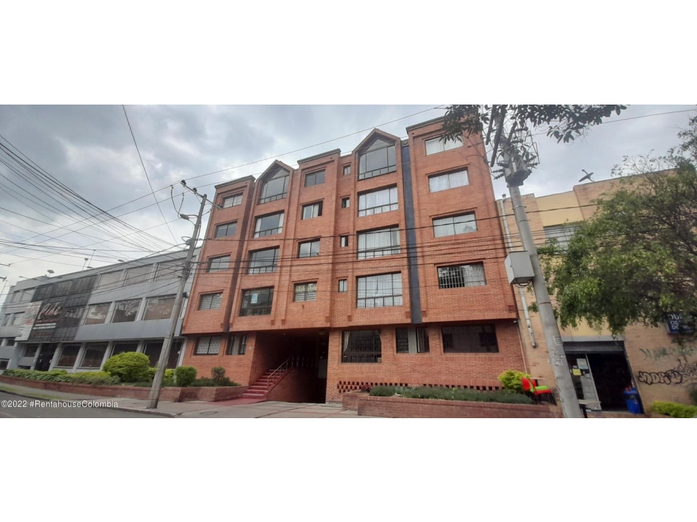 Apartamento en  La Soledad(Bogota) RAH CO: 23-1389